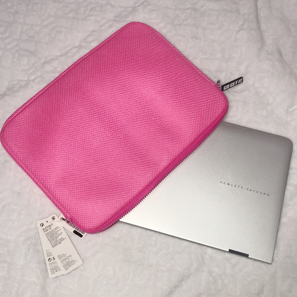 🎉PINK PADDED LAPTOP CASE FITS UP TO 13" 🎉
